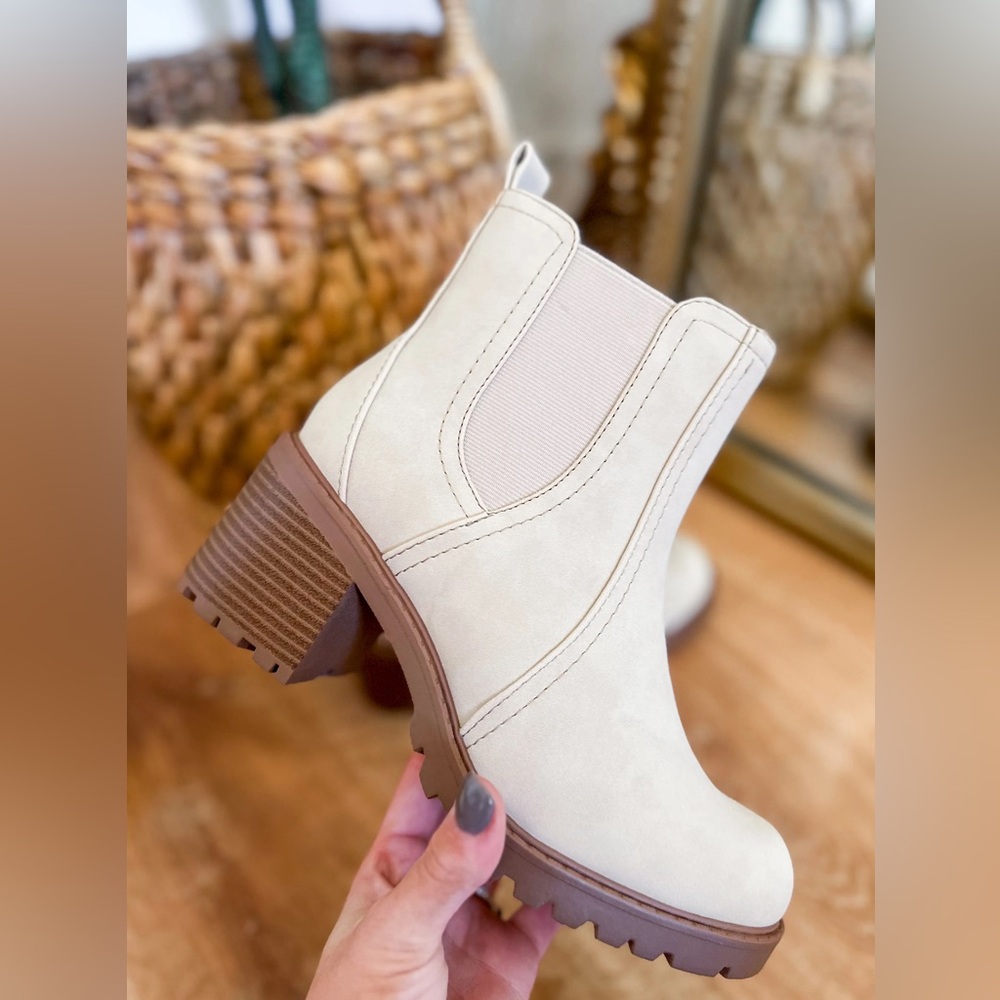 Natural/Nude Chelsea Lug sole micro suede Ankle boot
